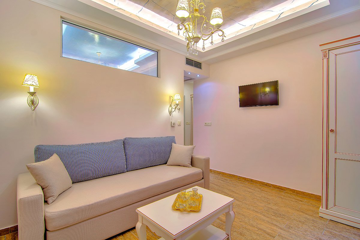 Royal---Junior-Suite-2